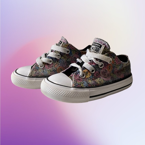 Toddler size 6 flower converse - Picture 1 of 5